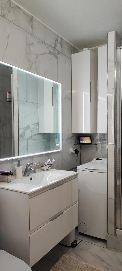Magnifique Studio Au Coeur Du Marais Париж Екстериор снимка